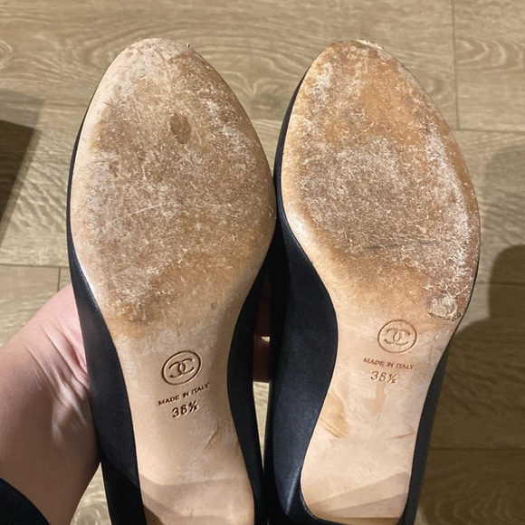 Chanel Pumps - Picture 2 of 5